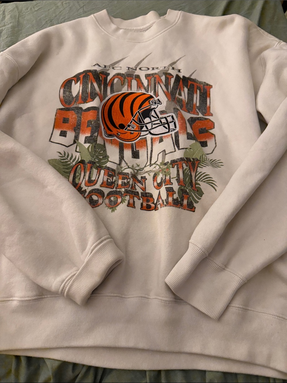 Abercrombie & Fitch White Crewneck with bengals theme
